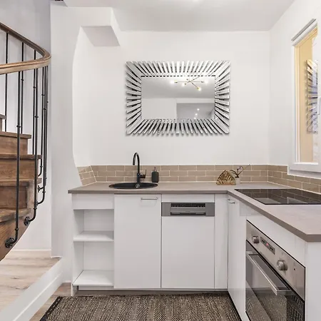 Fuji Apartment