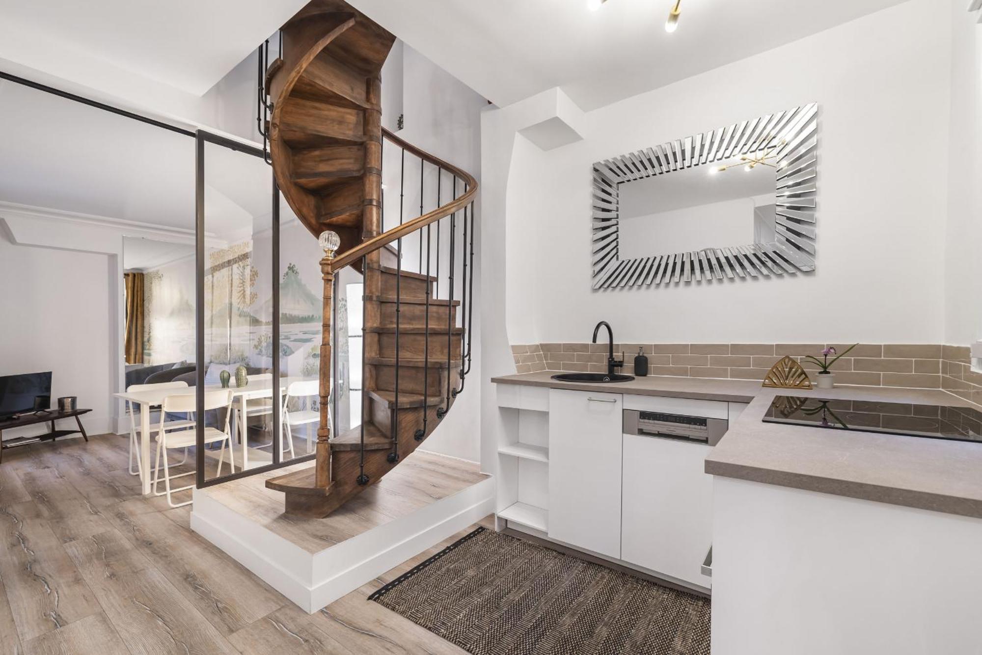Fuji Apartment Paris